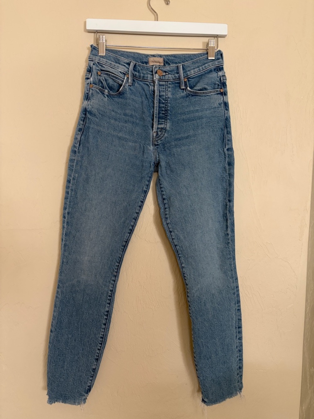 Mother Distressed HR Jeans. 25”